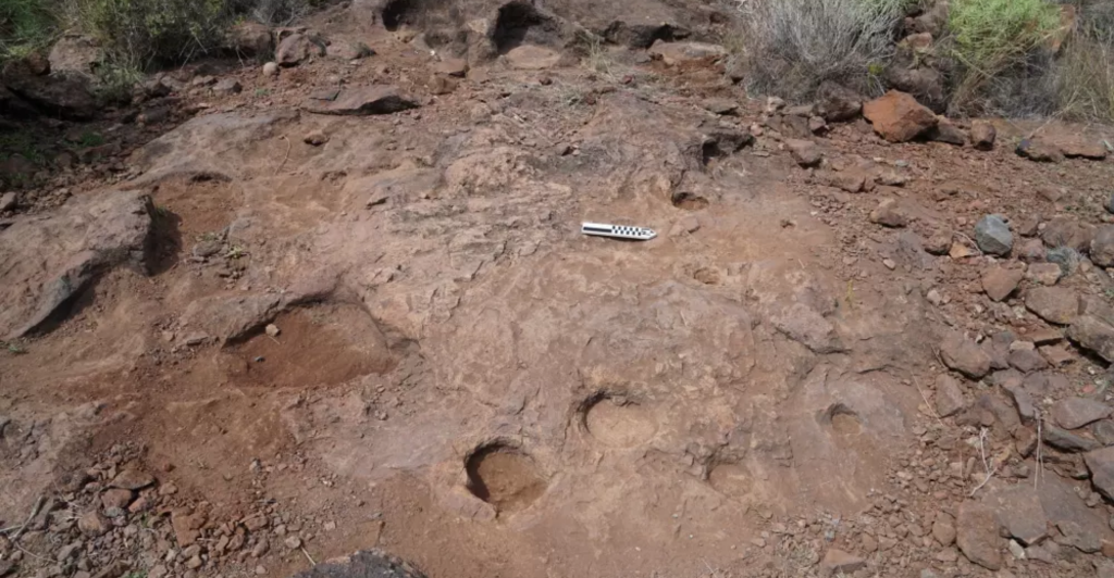 En el barranco de Arguineguín predominan los lugares de interés geológico, así como un importante patrimonio etnográfico y arqueológic.