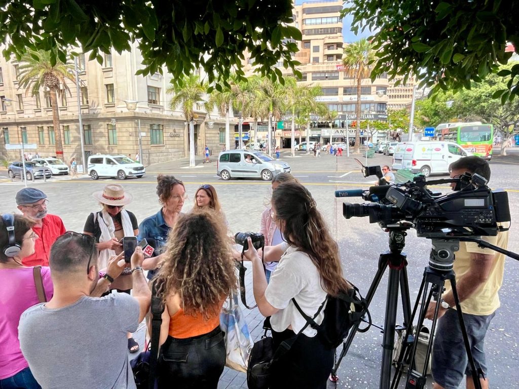 Denunciamos el nulo interés del Gobierno en cambiar un modelo que está deteriorando nuestra calidad de vida. Rueda de prensa en Tenerife