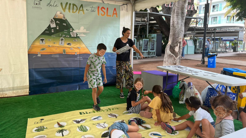 Juegos de educación ambiental de Fundación Canarina en Puerto de la Cruz