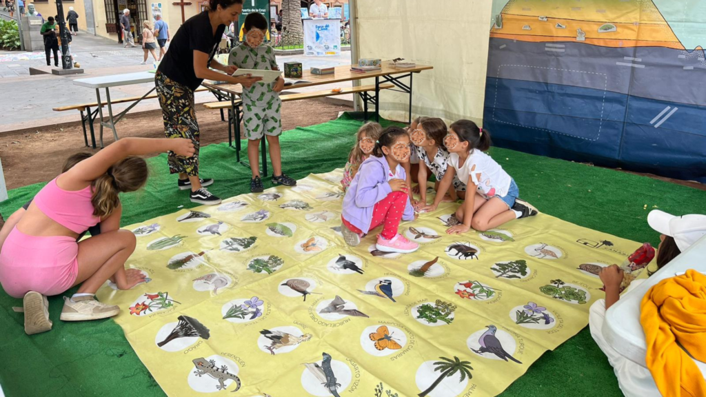 Juegos de educación ambiental de Fundación Canarina en Puerto de la Cruz