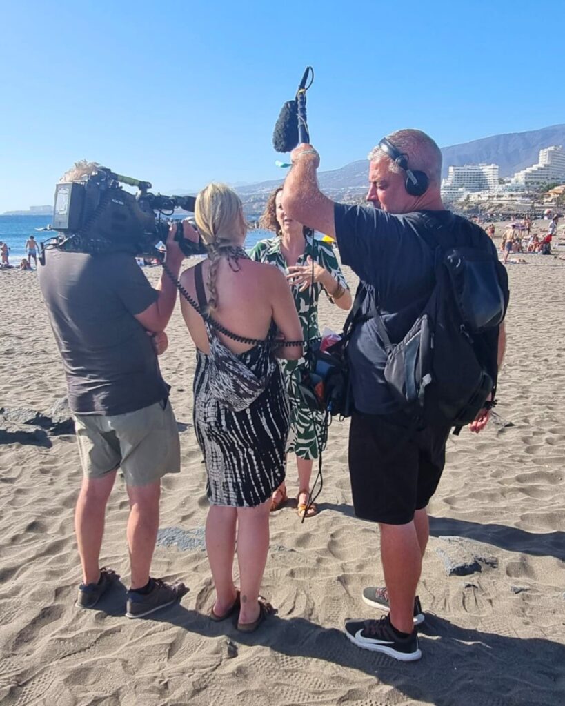 El problema del turismo masivo en Canarias. En busca de soluciones sostenibles ante la presión sobre recursos, la especulación inmobiliaria y la inacción local.